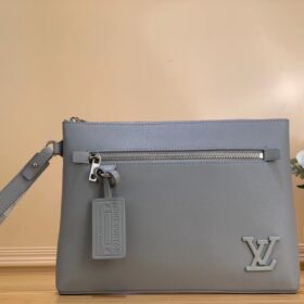 LV Pochette Ipad