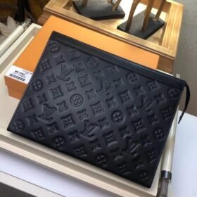 LV Discovery Pochette