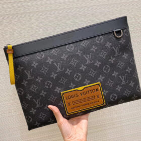 LV Discovery Pochette GM