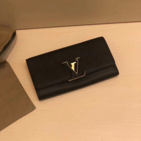 Louis Vuitton Capucines Wallet Black