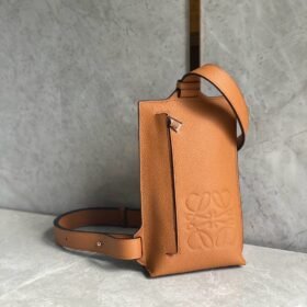 Loewe Vertical T Pocket