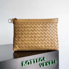 BV Medium Intrecciato Zipped Pouch