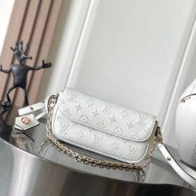 LV Wallet On Chain Ivy Bag