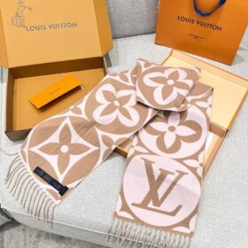 LV Medallion Scarf